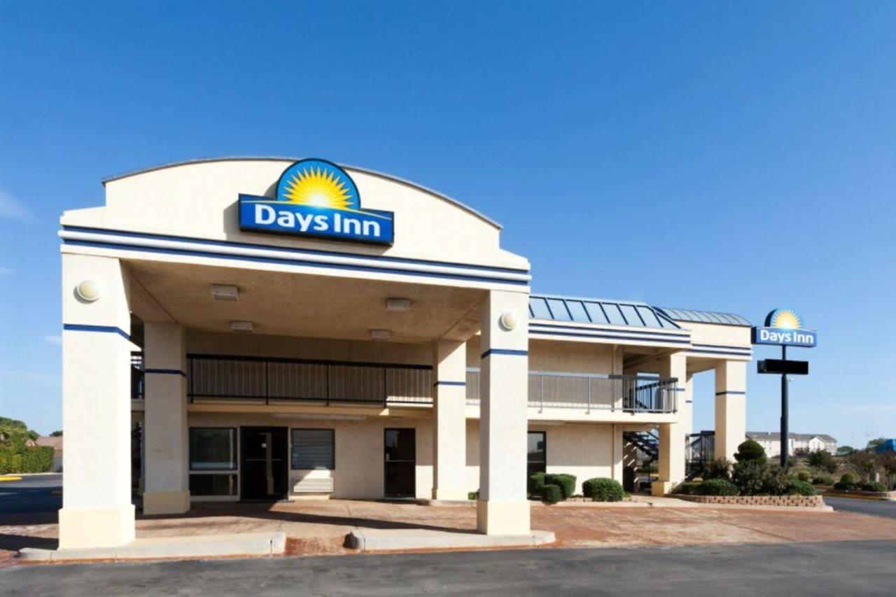 Days Inn Oklahoma City West Exterior photo