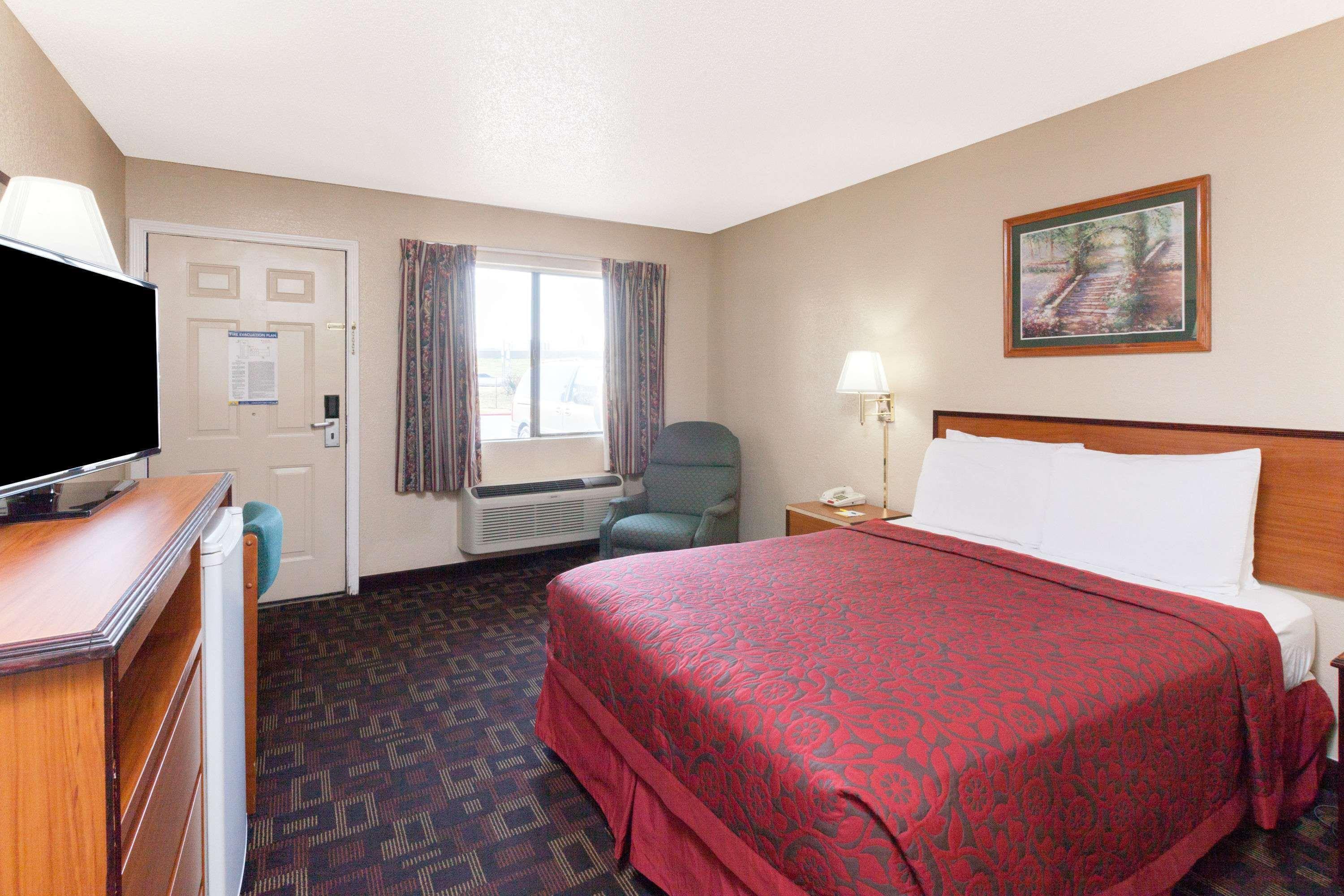 Days Inn Oklahoma City West Exterior photo