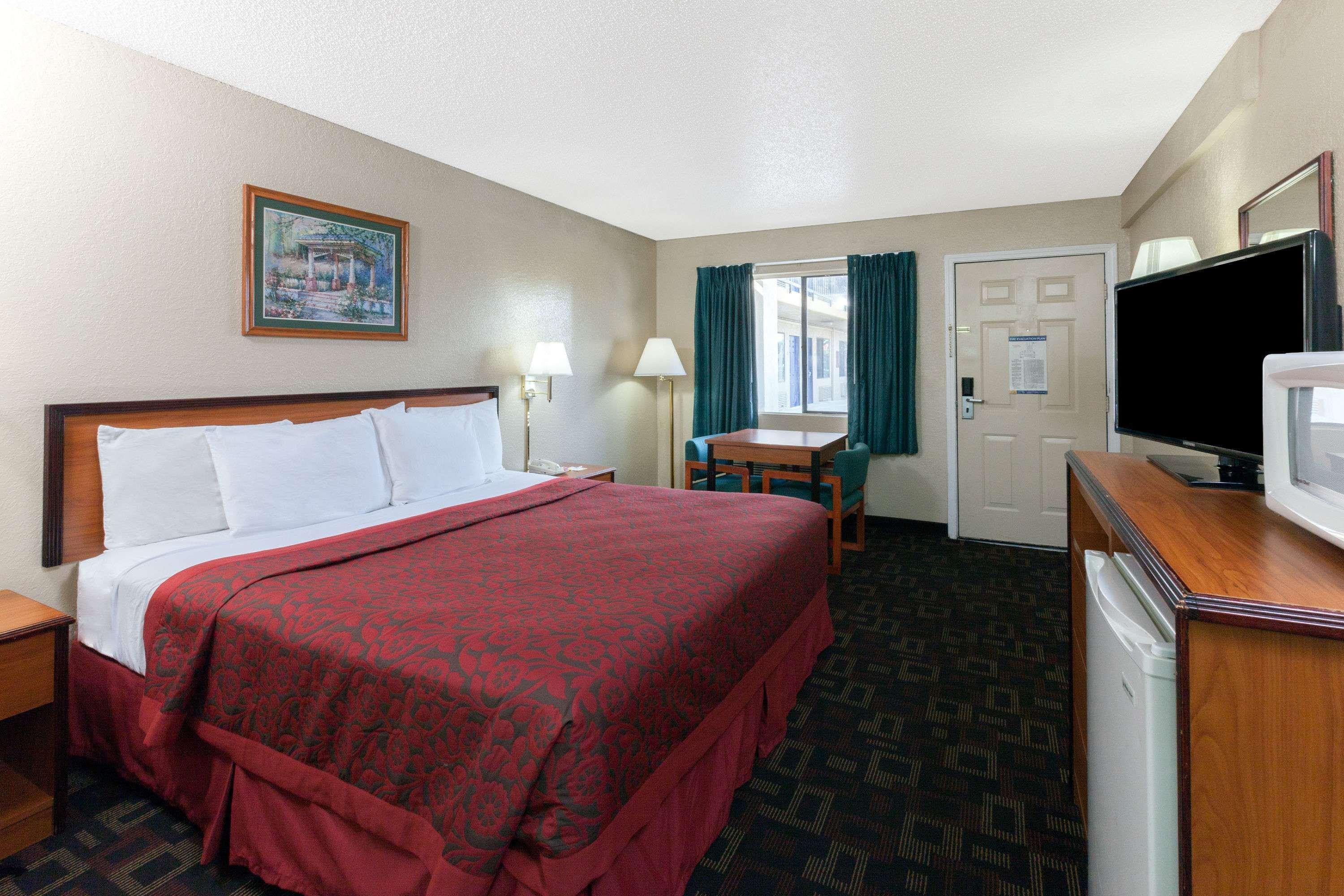 Days Inn Oklahoma City West Exterior photo