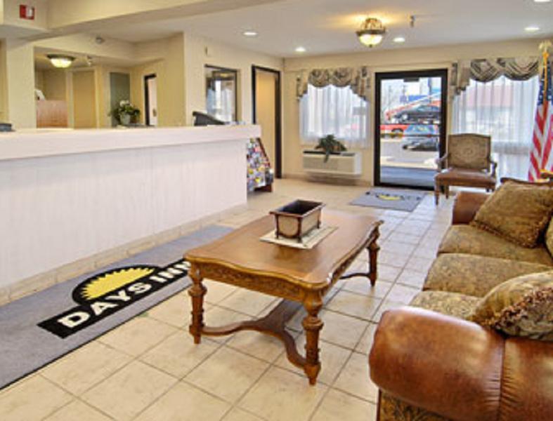 Days Inn Oklahoma City West Interior photo